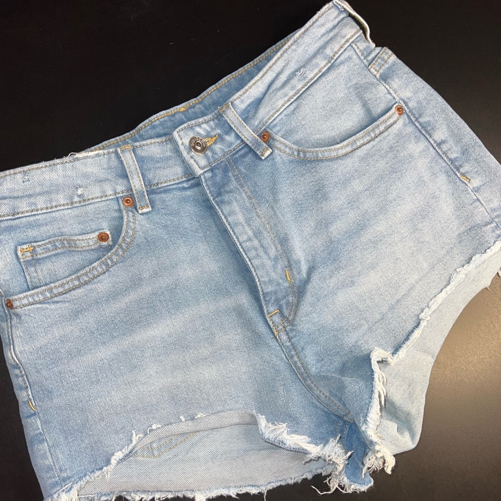 H&M Divided Denim high waist Jean Shorts Light Blue Size 8 EUC